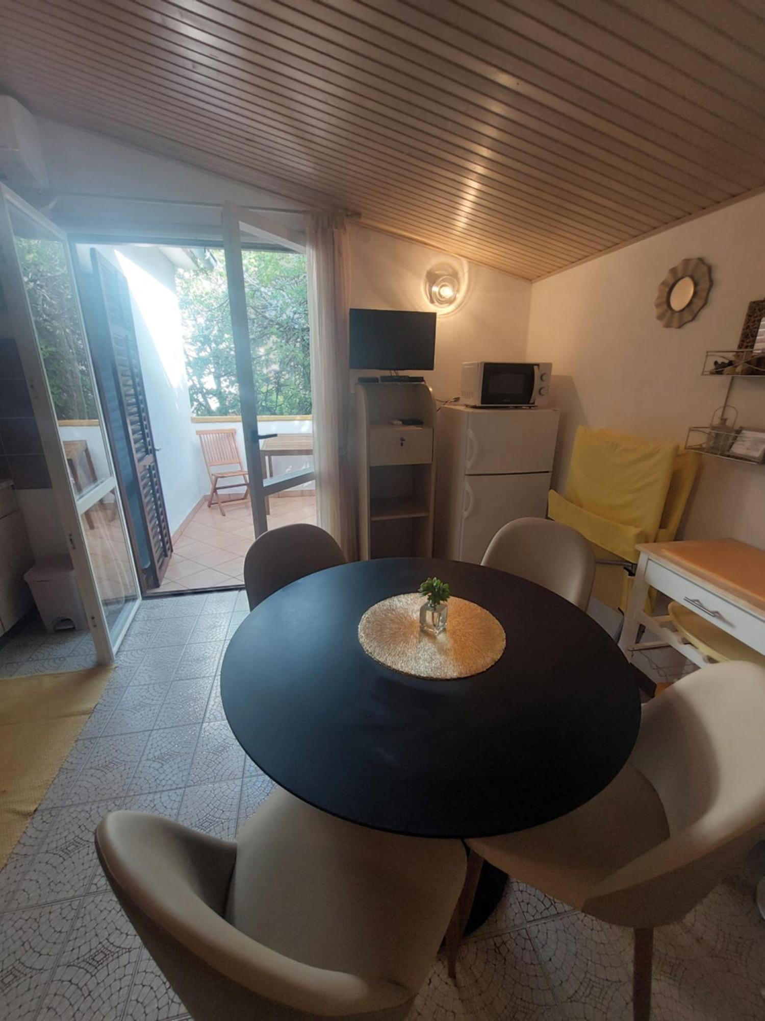 Apartment Tonci Rab Town Extérieur photo